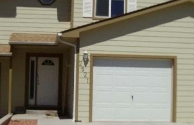 2521 Meadow Circle