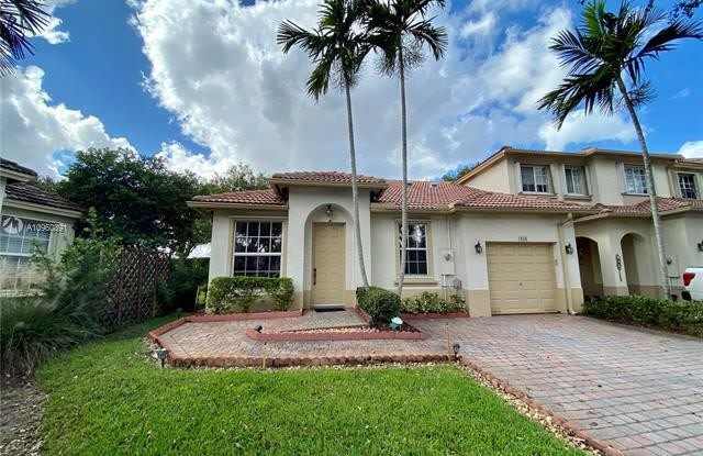 1828 NW 79 Way