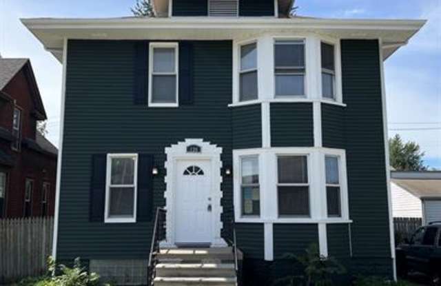 124 Oak Street - 4