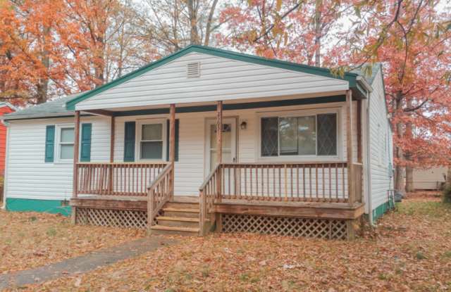 2303 Maclin Cir