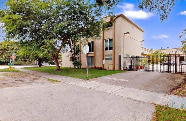 Photo of 1201 SW 42nd Ave