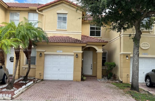 10935 NW 79th St - 10935 NW 79th St, Doral, FL 33178