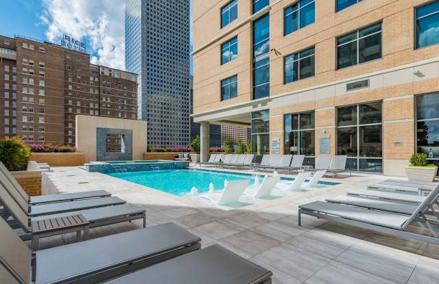 Photo of Aris Market Square