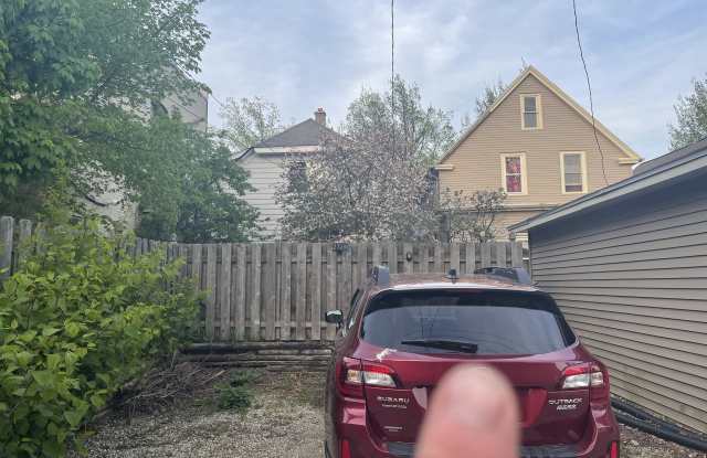 2729 S Howell Avenue - UPPER