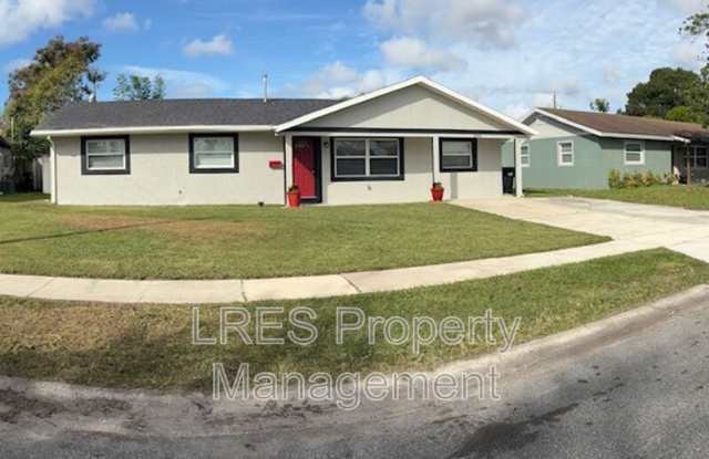 946 Barbados Ave