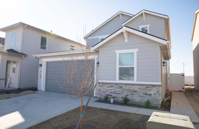 Stunning 4 bedroom KUNA home with Community Pool