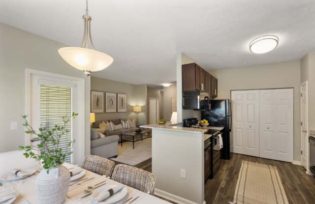 Photo of Fieldstone at Glenwood Crossing