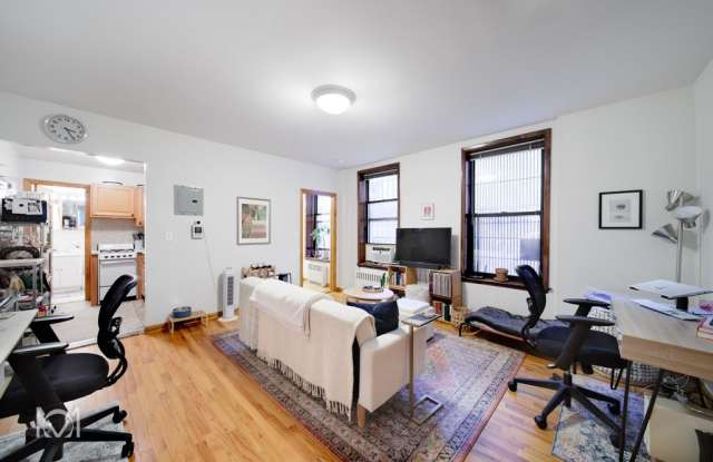 Photo of 265 West 72nd Street