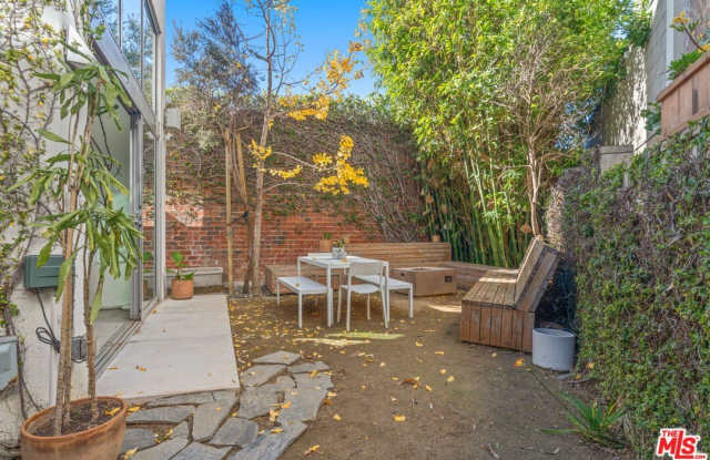 2100 Abbot Kinney Blvd unit: 7