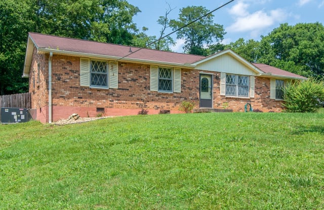 111 Lakeside Park Dr - 111 Lakeside Park Drive, Hendersonville, TN 37075