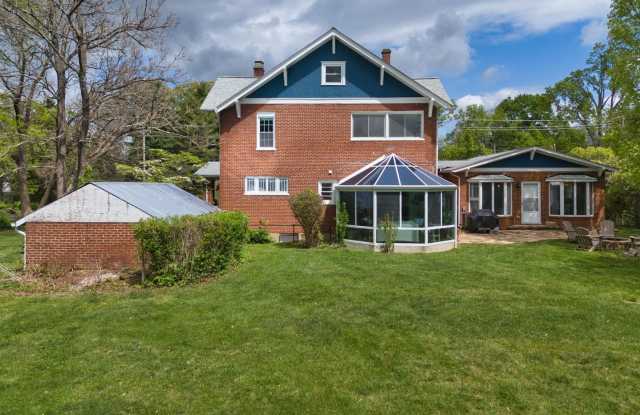 Cozy Apartment in Premium Christiansburg Area