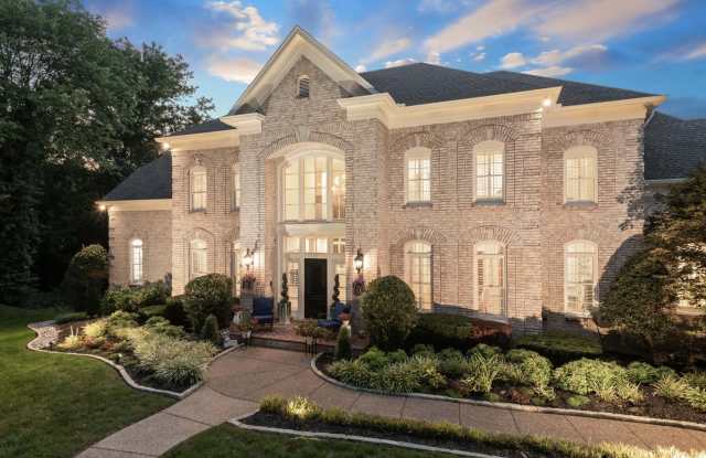 5144 Walnut Park Dr