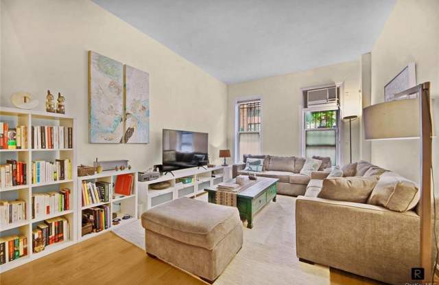 321 E 53rd Street