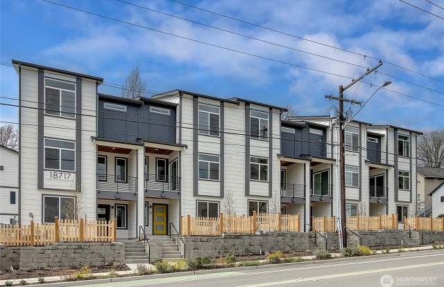 6726 NE 187th St Unit 104