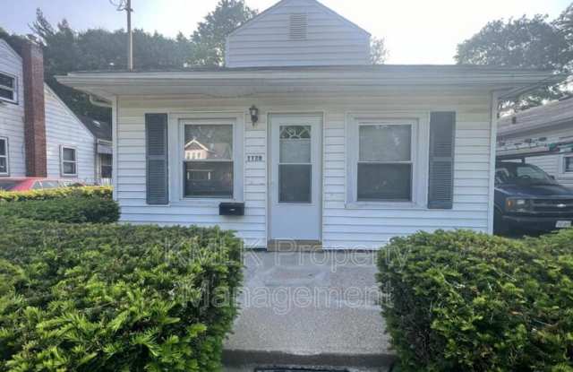 1128 Cordova Ave