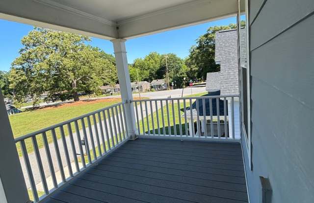 Beautiful 3 Bedroom, 2 Bathroom Stacked Duplex in Anderson, SC