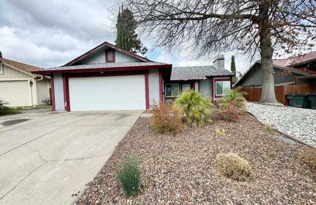 Charming 3 Bedroom House Available in North Highlands - Antelope! - 4605 Tippwood Way, Foothill Farms, CA 95842