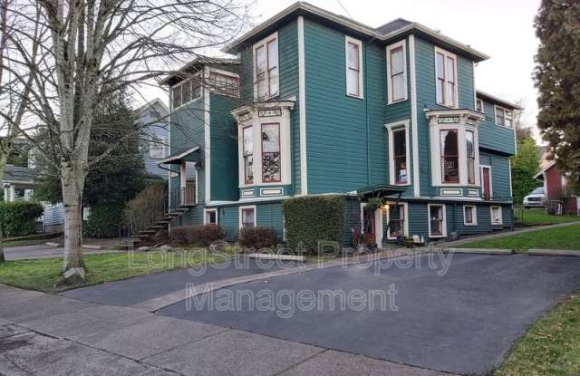218 NW 21st