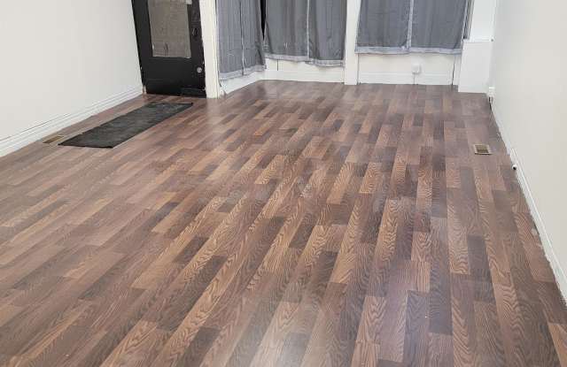 1709-1713 Clifford Ave - Store Front