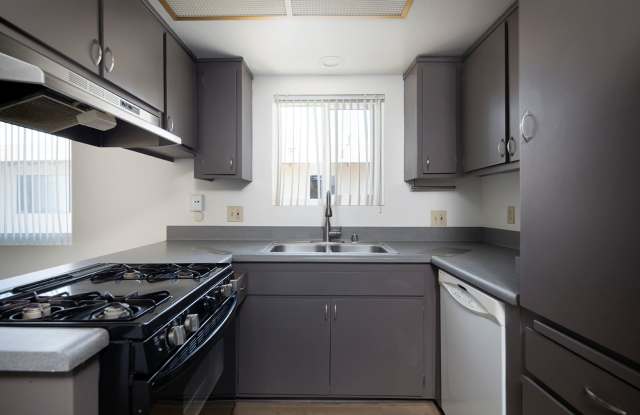 Photo of *MOVE-IN SPECIAL* 2BR in Oceanside with W/D Hookups and Garage