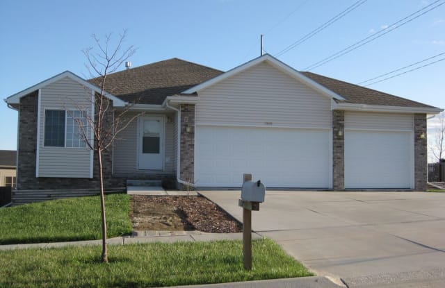 5601 Cavvy - 5601 Cavvy Road, Lincoln, NE 68516