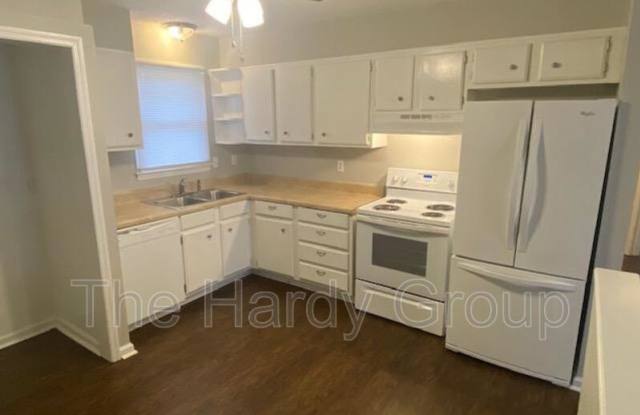 604-B Cedar Crest Dr