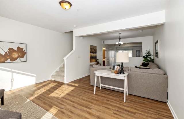 542 W Main St