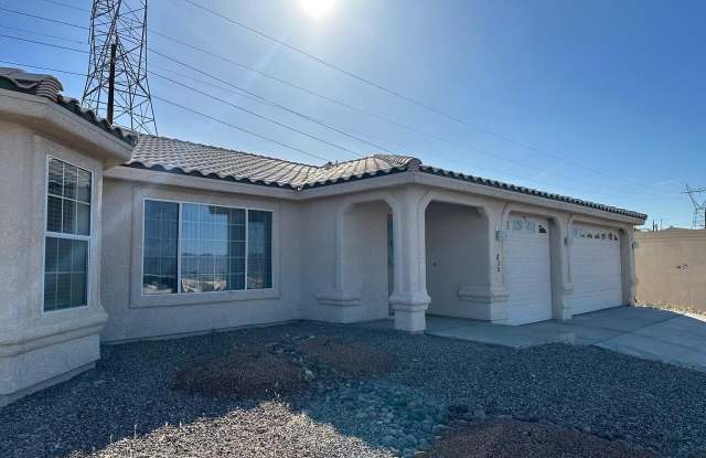 830 Desert View Dr