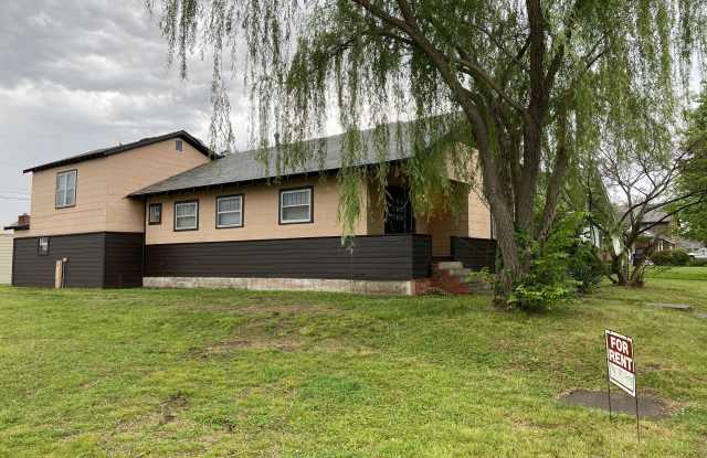 300 South Creek Avenue
