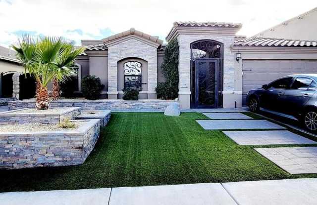 13212 Emerald Hills St.