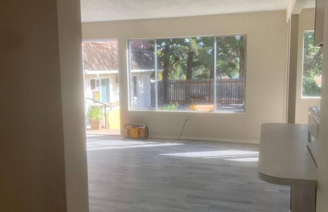 531 Fairchild Apt #12