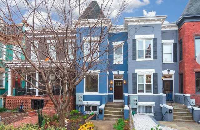 Photo of 113 R STREET NE