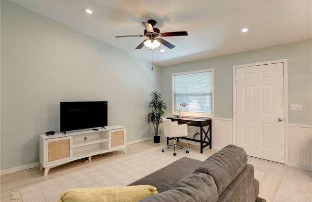 8520 US Highway 1 unit: 11