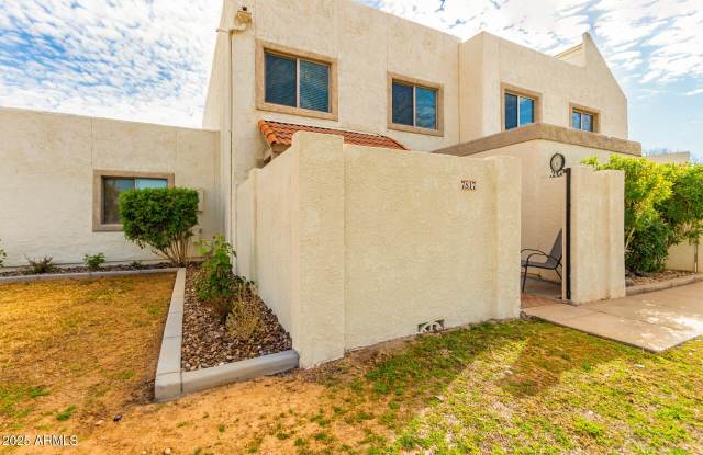 7817 E VALLEY VISTA Drive