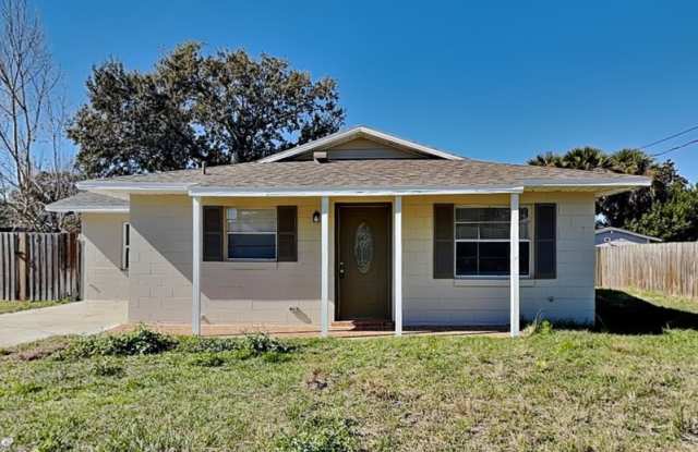 465 Oak Dr