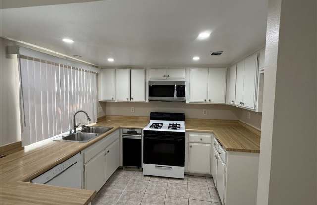 2061 W Redlands Boulevard