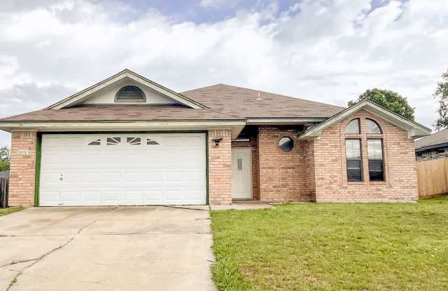Available NOW!!!! Gorgeous 1 story, 3 bedroom, 2 bath, 2 car garage home. Great home on corner lot with lots of natural light! Features living room with corner fireplace, eat-in kitchen, and separate laundry room. French doors to master bathroom with dual - 3801 Lone Oak Drive, Killeen, TX 76542