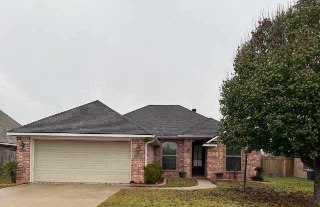 Photo of Haughton! Charming 3-Bedroom Brick Home with Spacious Yard