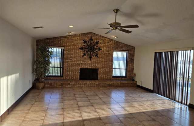887 W LAKE HOLDEN POINT