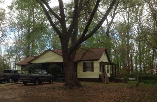 3 bedroom, 1 Bathroom Home in Clemson, SC