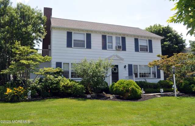 Photo of 204 Neptune Place