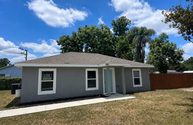 GORGEOUS 4BR/1BA Zephyrhills