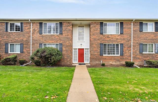 25319 SHIAWASSEE CIR APT 201 - 25319 Shiawassee Circle, Southfield, MI 48033