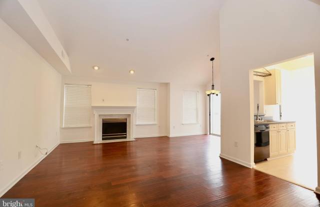 5928 FOUNDERS CROSSING Court unit: 303