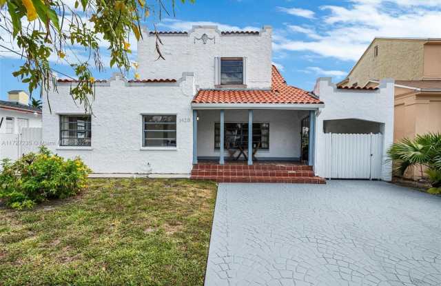 Photo of 1428 SW 11th Ter