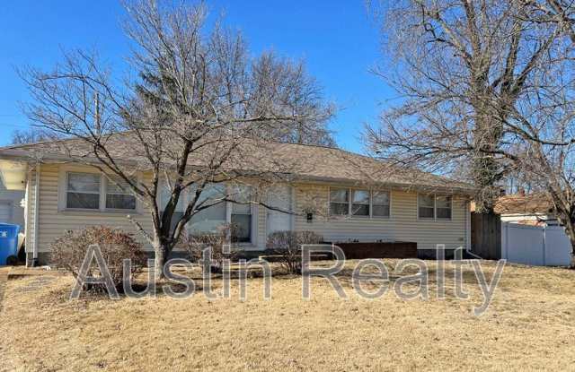 1315 Saint Bernadette Ln