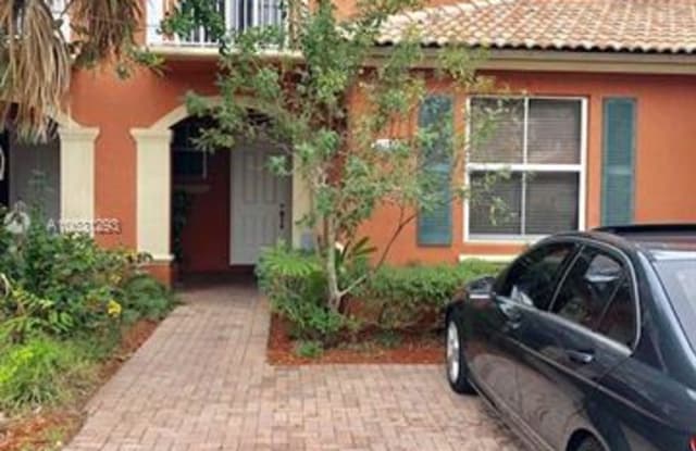 15272 SW 88th Ter - 15272 Southwest 88th Terrace, The Hammocks, FL 33196