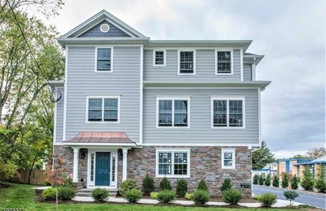 123 South St Unit B
