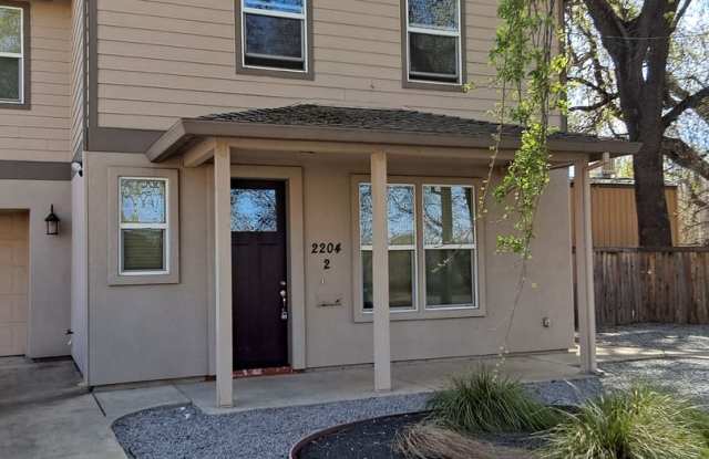 2204 Estes
