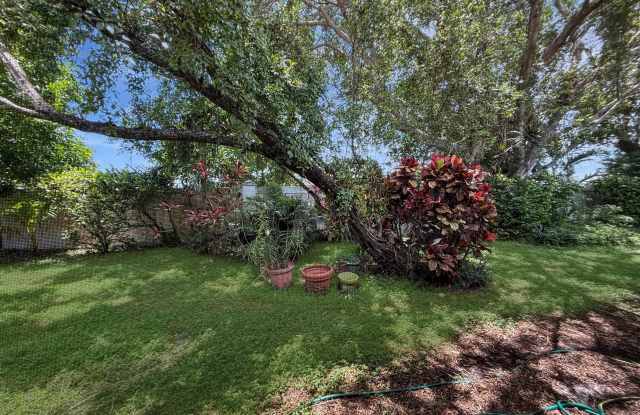 2400 E Aragon Boulevard